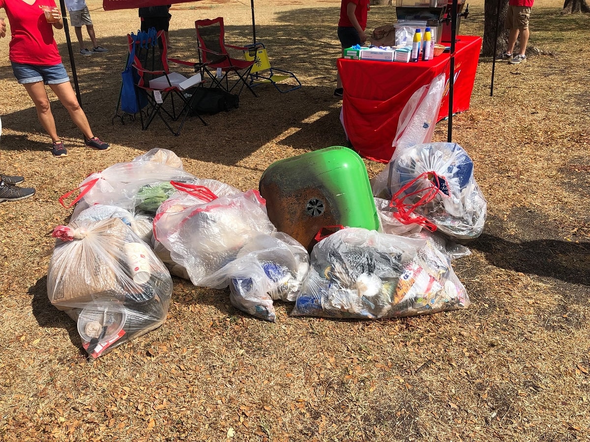 Hawaii Coffee Company Beach Cleanup