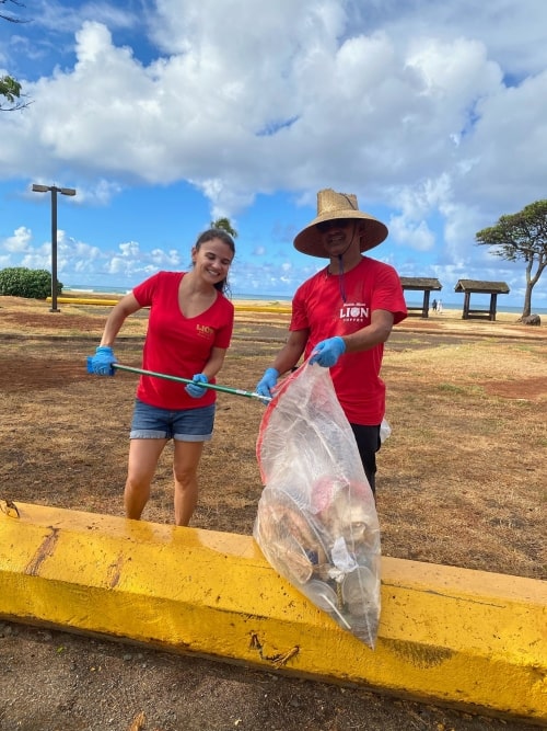 Hawaii Coffee Company Beach Cleanup