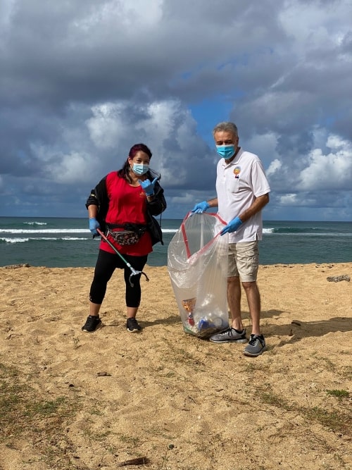 Hawaii Coffee Company Beach Cleanup